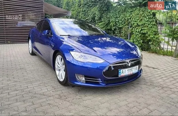 2015 Tesla Model S - фото 1