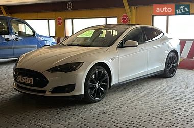 Лифтбек Tesla Model S 2013 в Львове