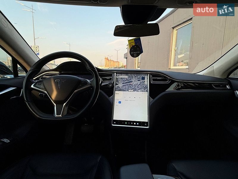 Лифтбек Tesla Model S 2015 в Киеве