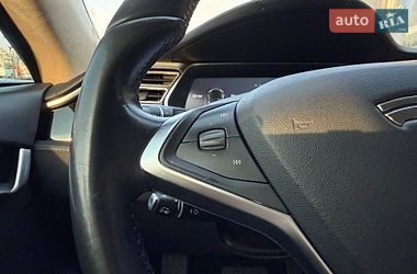 Лифтбек Tesla Model S 2015 в Киеве
