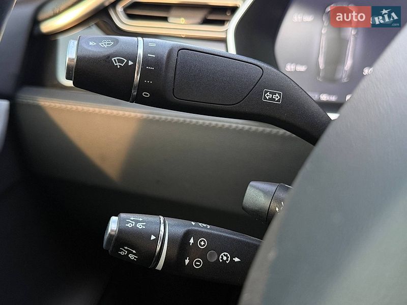 Лифтбек Tesla Model S 2015 в Киеве