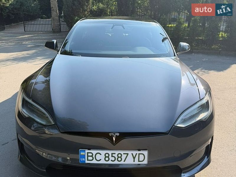 Tesla Model S 2021