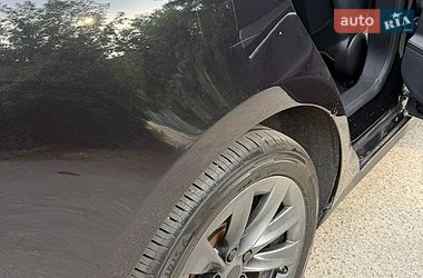 Ліфтбек Tesla Model S 2015 в Києві