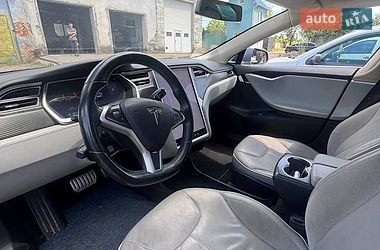 Ліфтбек Tesla Model S 2013 в Іршаві