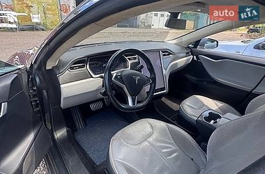 Ліфтбек Tesla Model S 2013 в Іршаві