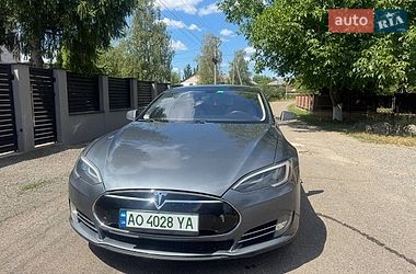 Ліфтбек Tesla Model S 2013 в Іршаві