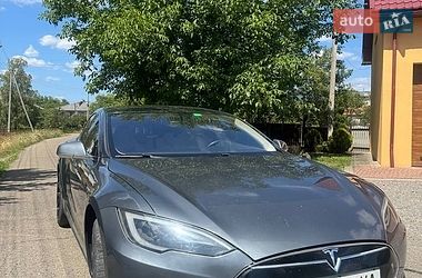 Ліфтбек Tesla Model S 2013 в Іршаві
