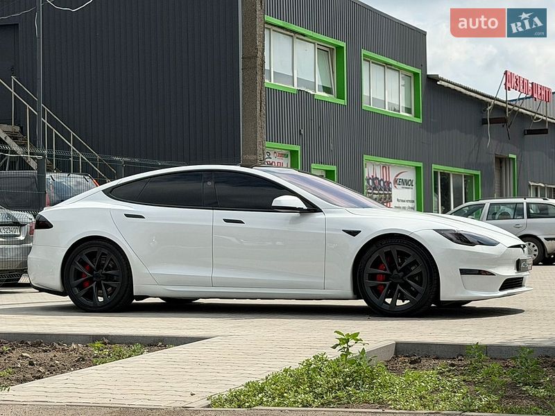 Лифтбек Tesla Model S 2023 в Первомайске