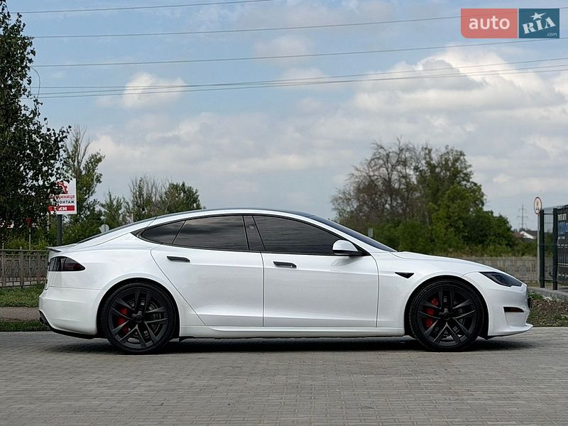 Лифтбек Tesla Model S 2023 в Первомайске