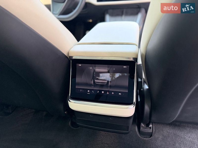 Лифтбек Tesla Model S 2023 в Первомайске
