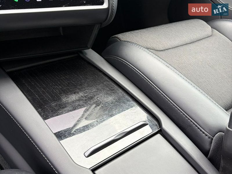 Лифтбек Tesla Model S 2018 в Львове