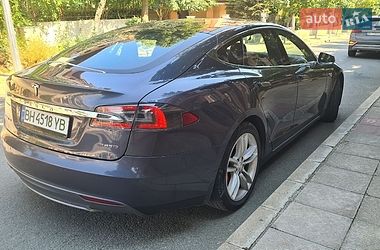 Ліфтбек Tesla Model S 2015 в Одесі