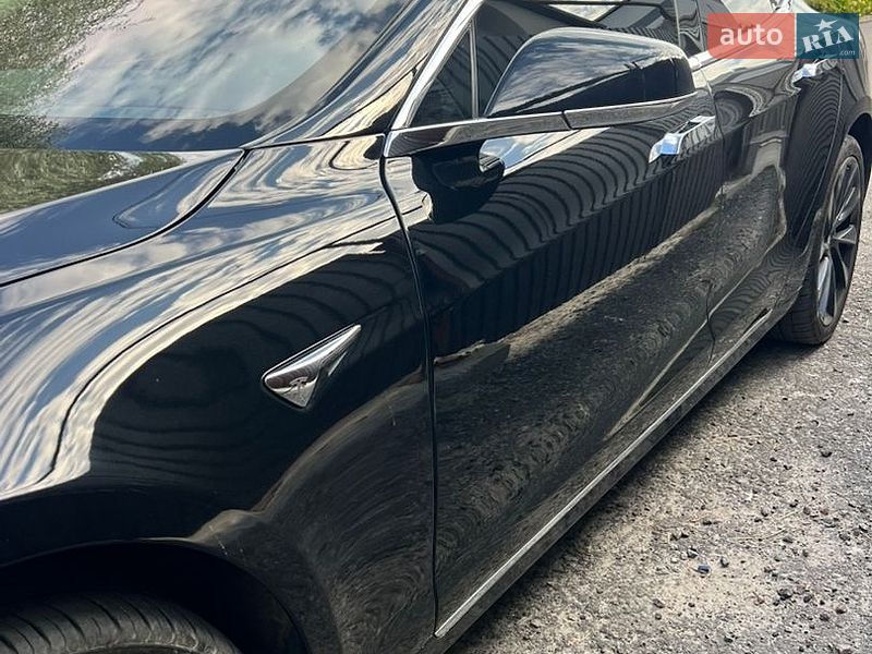 Лифтбек Tesla Model S 2018 в Киеве