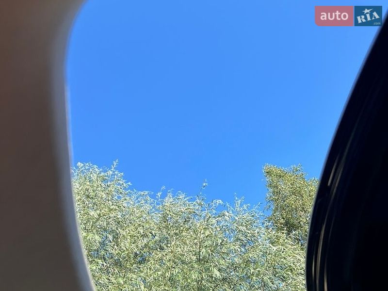 Лифтбек Tesla Model S 2018 в Киеве