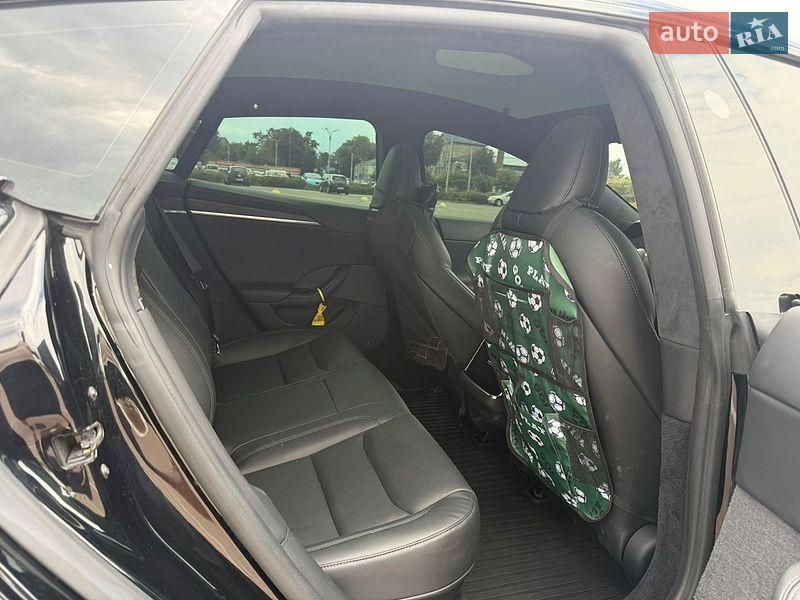 Лифтбек Tesla Model S 2022 в Житомире
