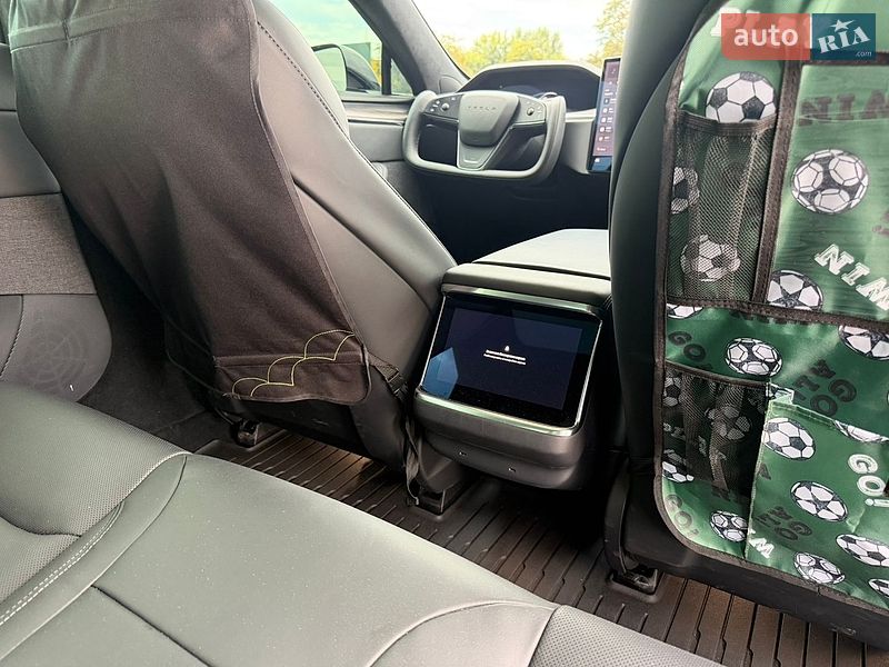 Лифтбек Tesla Model S 2022 в Житомире
