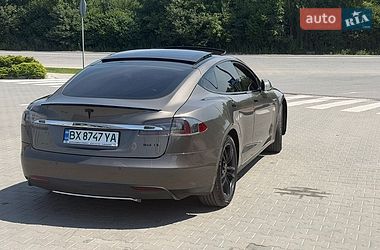 Лифтбек Tesla Model S 2015 в Каменец-Подольском