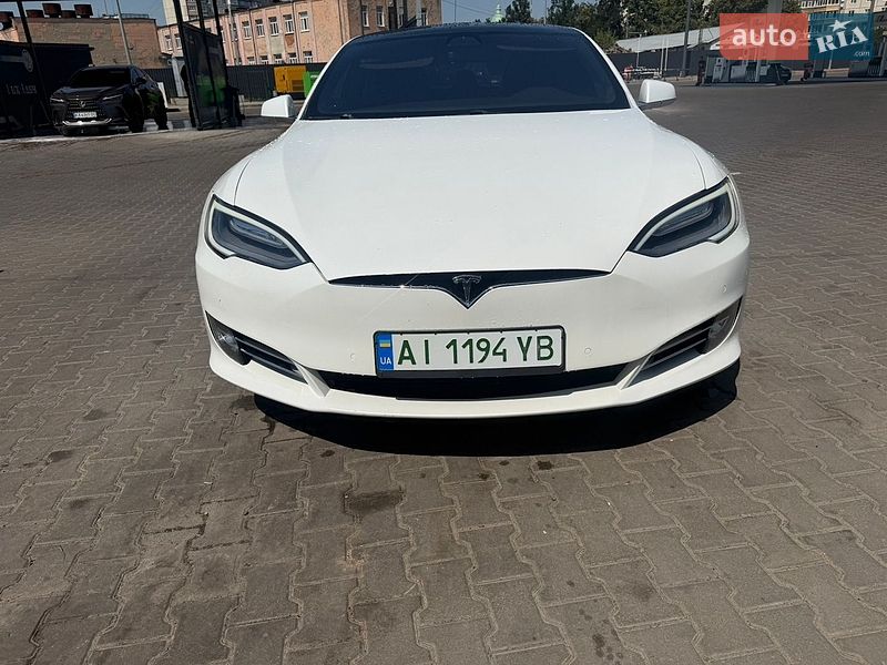 Ліфтбек Tesla Model S 2018 в Києві