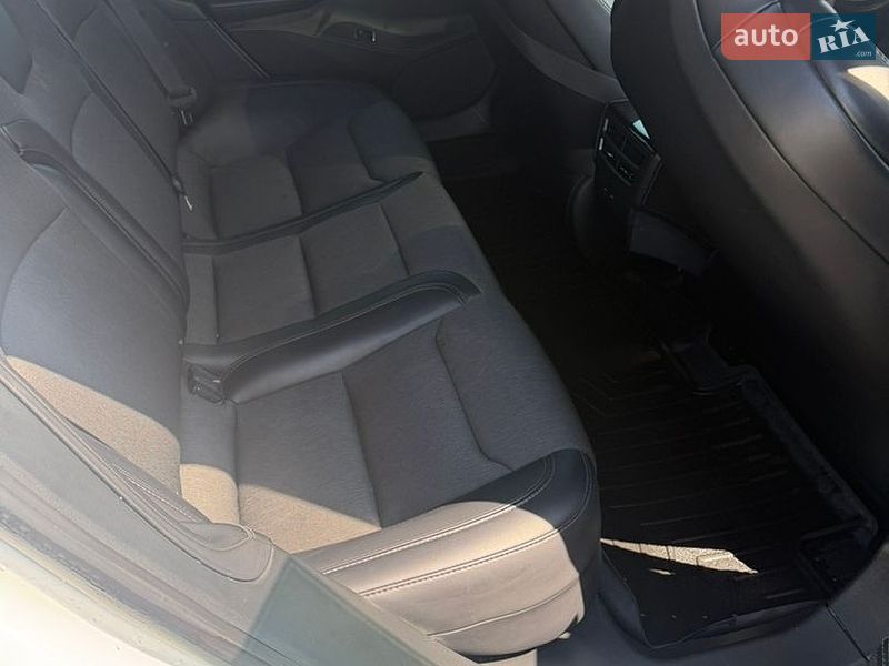 Ліфтбек Tesla Model S 2018 в Києві