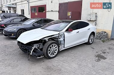 Ліфтбек Tesla Model S 2018 в Дніпрі фото 46 Ліфтбек Tesla Model S 2018 в Дніпрі