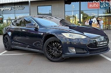 Лифтбек Tesla Model S 2013 в Киеве