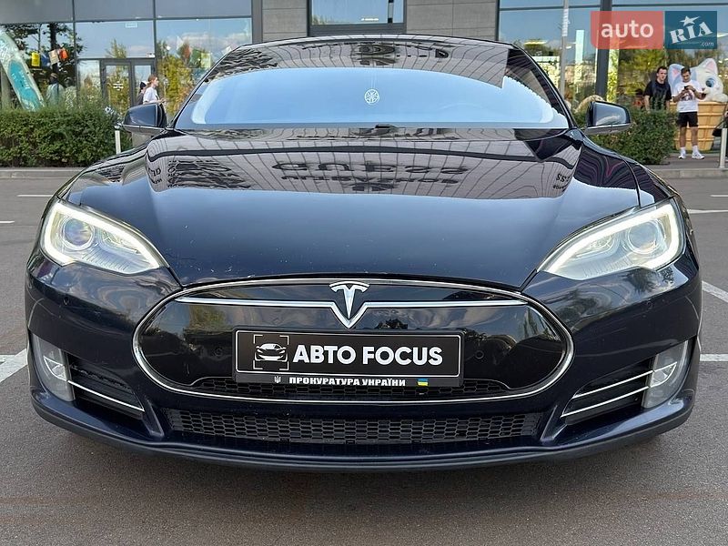 Лифтбек Tesla Model S 2013 в Киеве