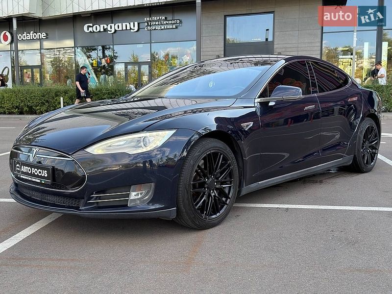 Лифтбек Tesla Model S 2013 в Киеве