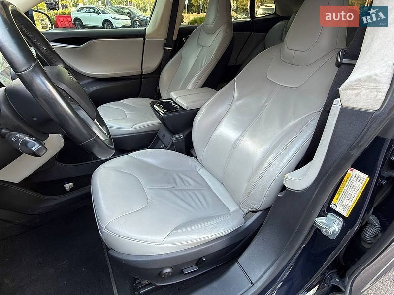 Лифтбек Tesla Model S 2013 в Киеве