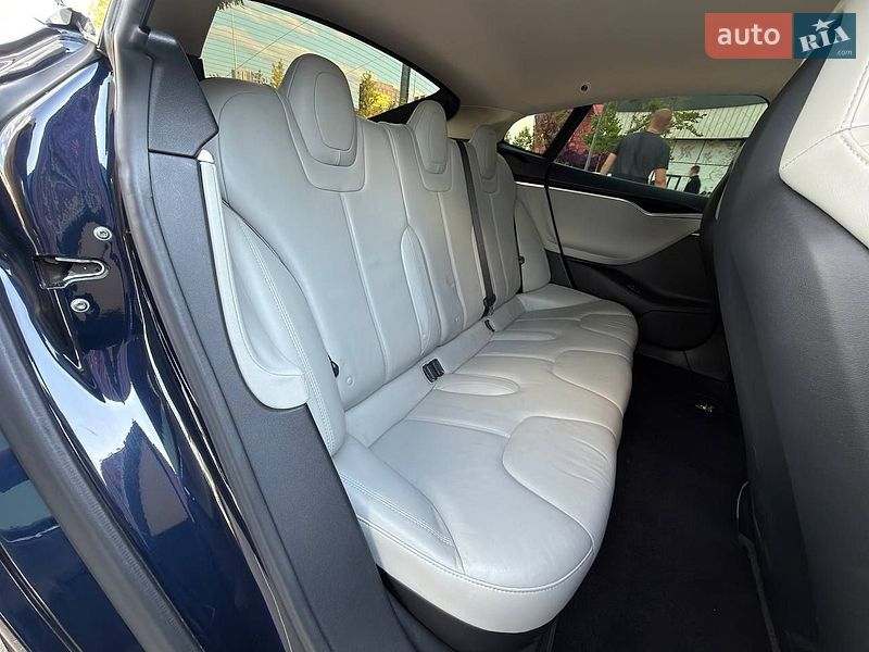 Лифтбек Tesla Model S 2013 в Киеве