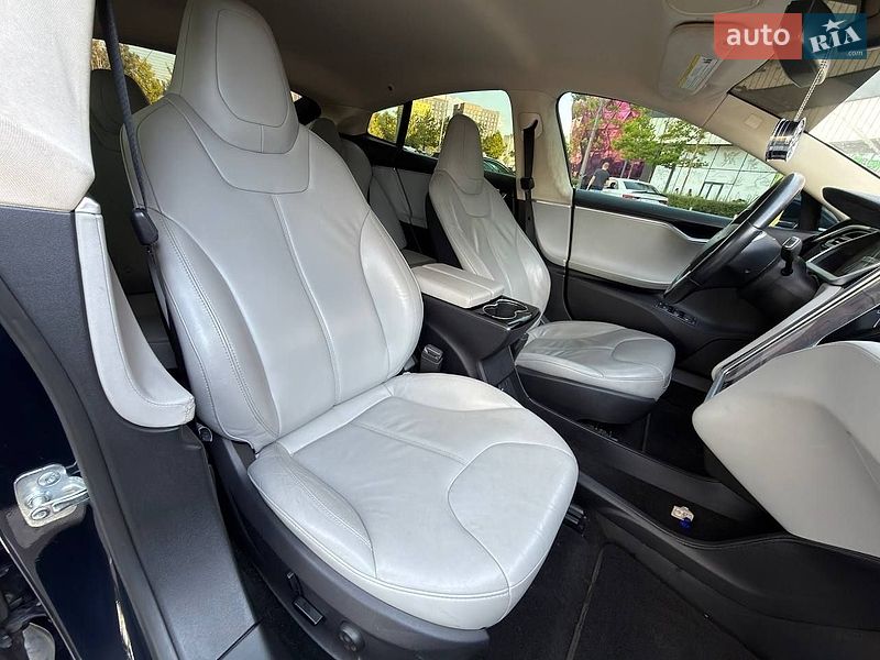Лифтбек Tesla Model S 2013 в Киеве