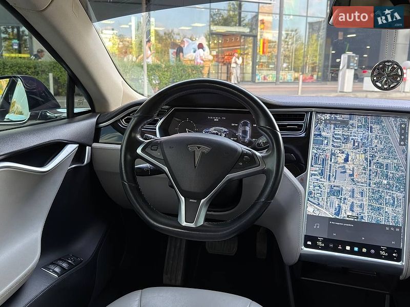 Лифтбек Tesla Model S 2013 в Киеве