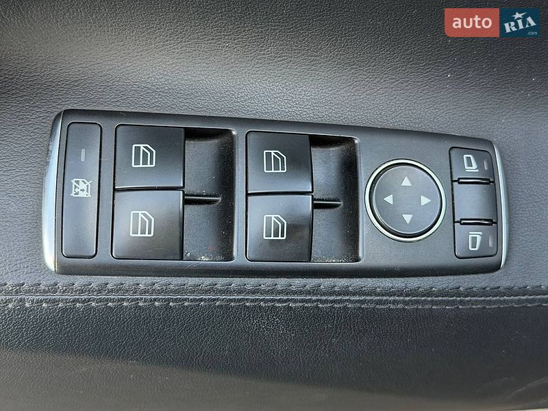 Лифтбек Tesla Model S 2013 в Киеве