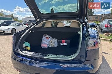 Ліфтбек Tesla Model S 2014 в Києві
