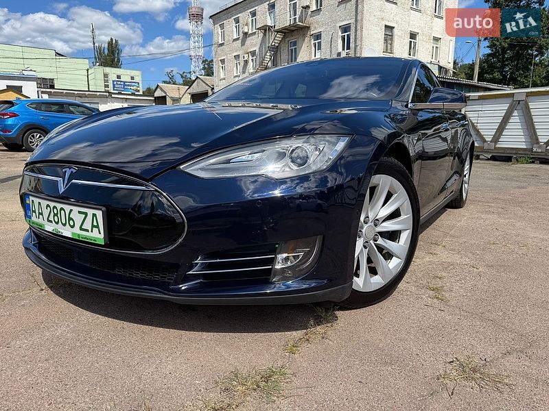 Ліфтбек Tesla Model S 2014 в Києві