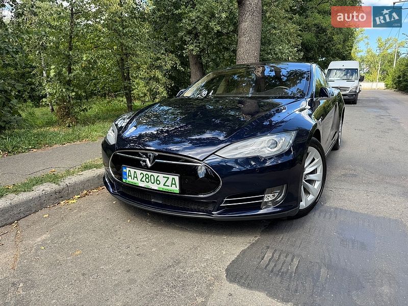 Ліфтбек Tesla Model S 2014 в Києві