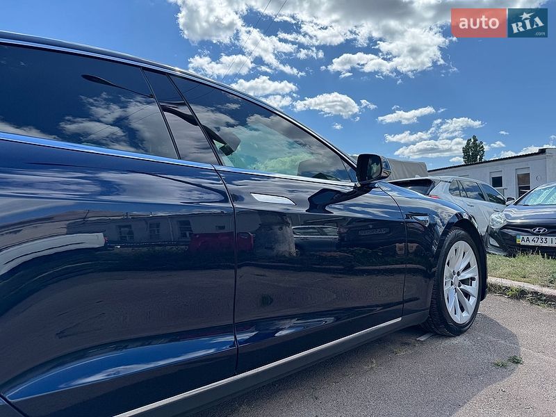Ліфтбек Tesla Model S 2014 в Києві