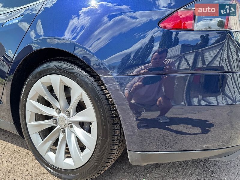 Ліфтбек Tesla Model S 2014 в Києві