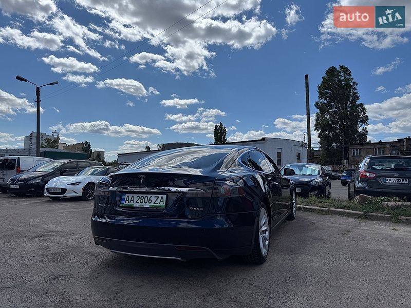Ліфтбек Tesla Model S 2014 в Києві