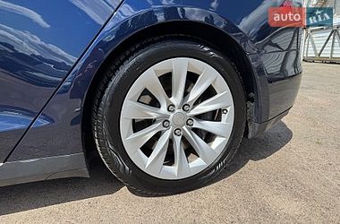 Ліфтбек Tesla Model S 2014 в Києві
