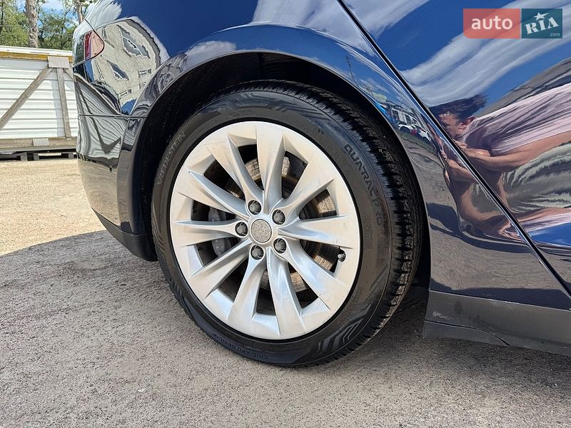 Ліфтбек Tesla Model S 2014 в Києві