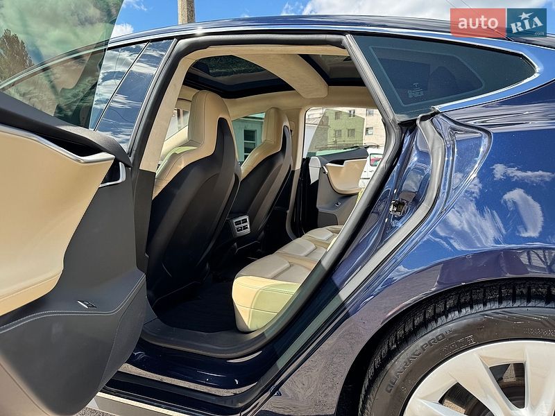 Ліфтбек Tesla Model S 2014 в Києві