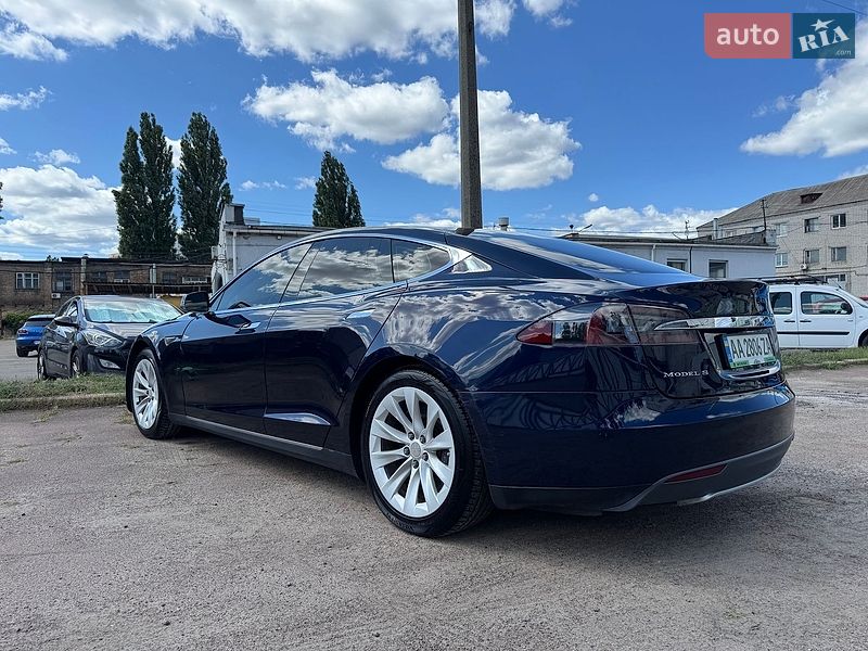 Ліфтбек Tesla Model S 2014 в Києві