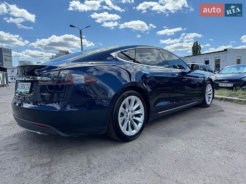 Ліфтбек Tesla Model S 2014 в Києві