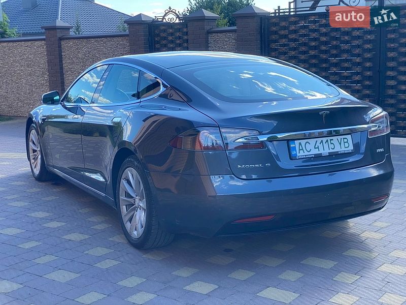 Лифтбек Tesla Model S 2018 в Луцке