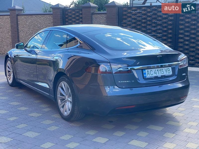 Лифтбек Tesla Model S 2018 в Луцке