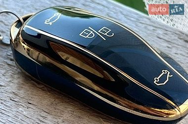 Лифтбек Tesla Model S 2018 в Киеве