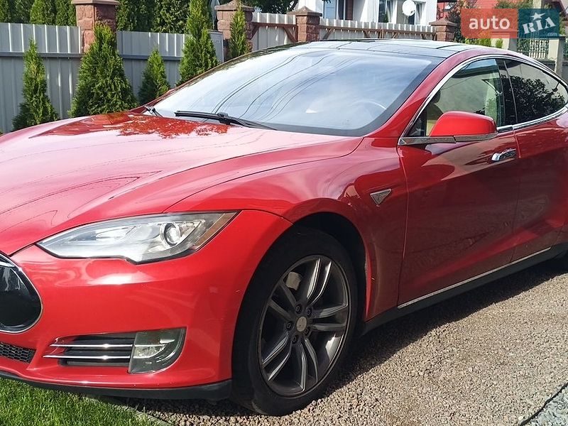Tesla Model S 2013