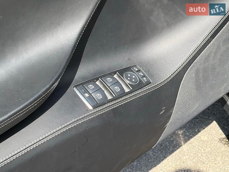 Лифтбек Tesla Model S 2016 в Киеве