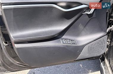 Лифтбек Tesla Model S 2016 в Киеве