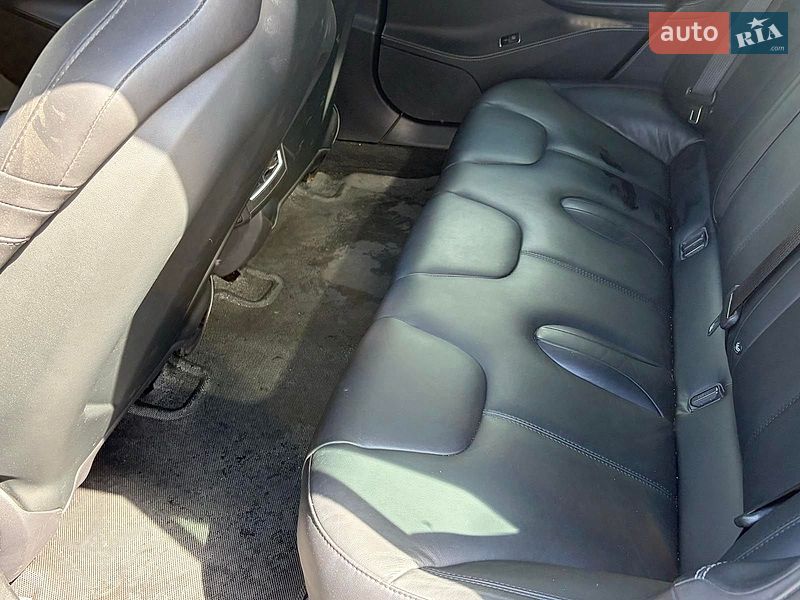 Лифтбек Tesla Model S 2016 в Киеве
